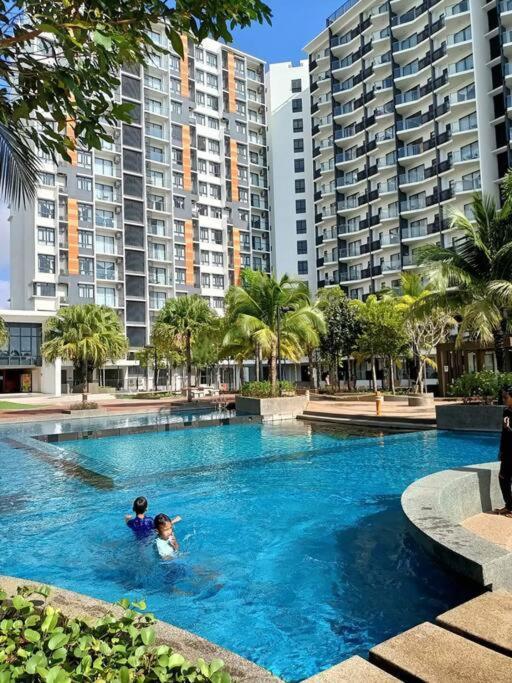 Timurbay Seafront Residence By Ozzy Azizi Kuantan Exterior foto